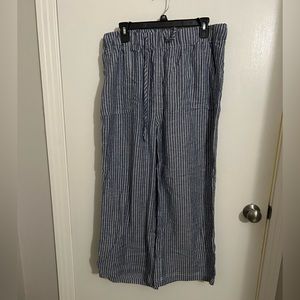 Wide legged cropped pants, BNWT